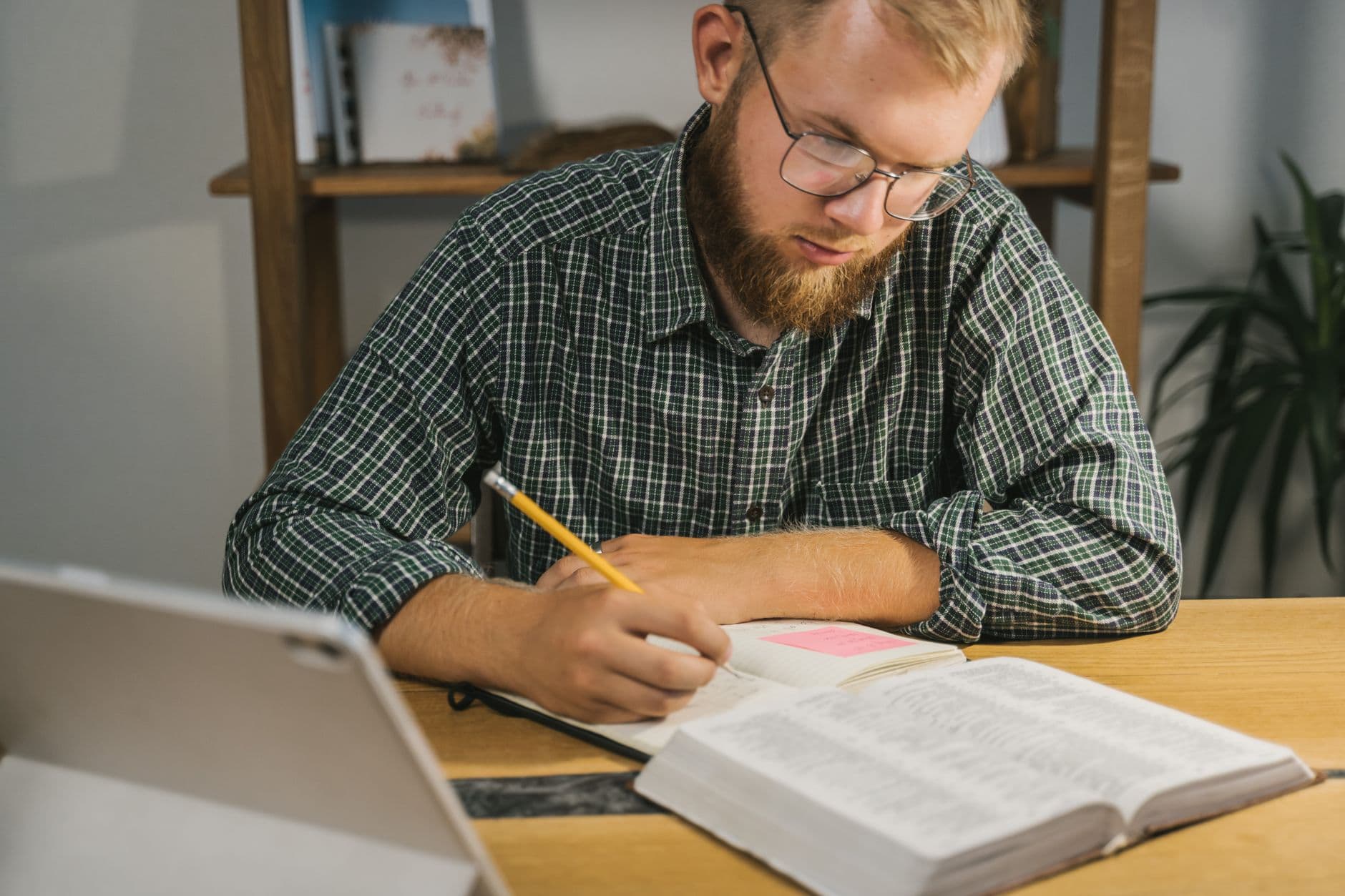 How to Read the Bible in Context: 7 App-Powered Techniques for Serious Study