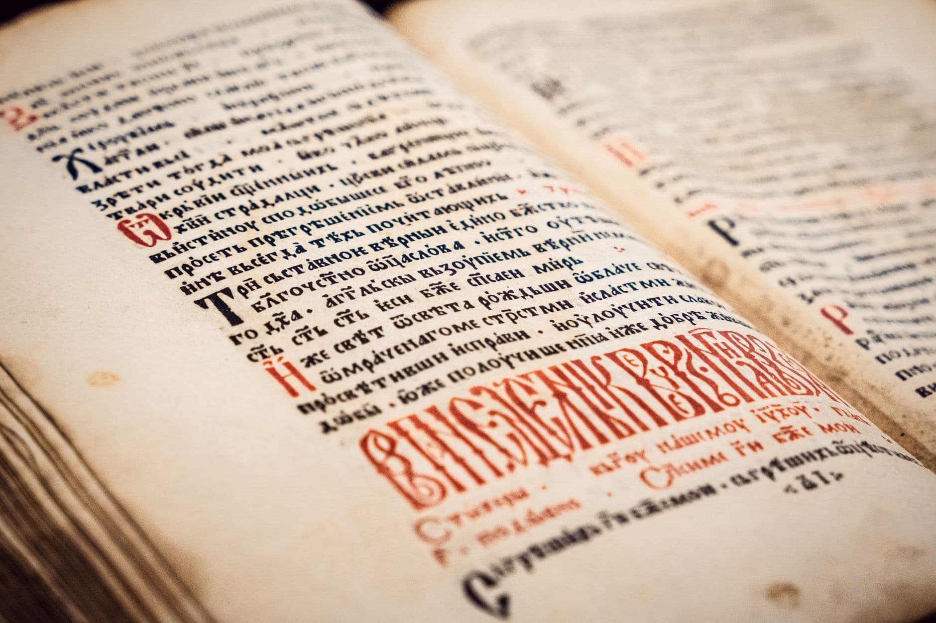 Bible Translations Closest to the Original Text: A Clear Guide for Readers