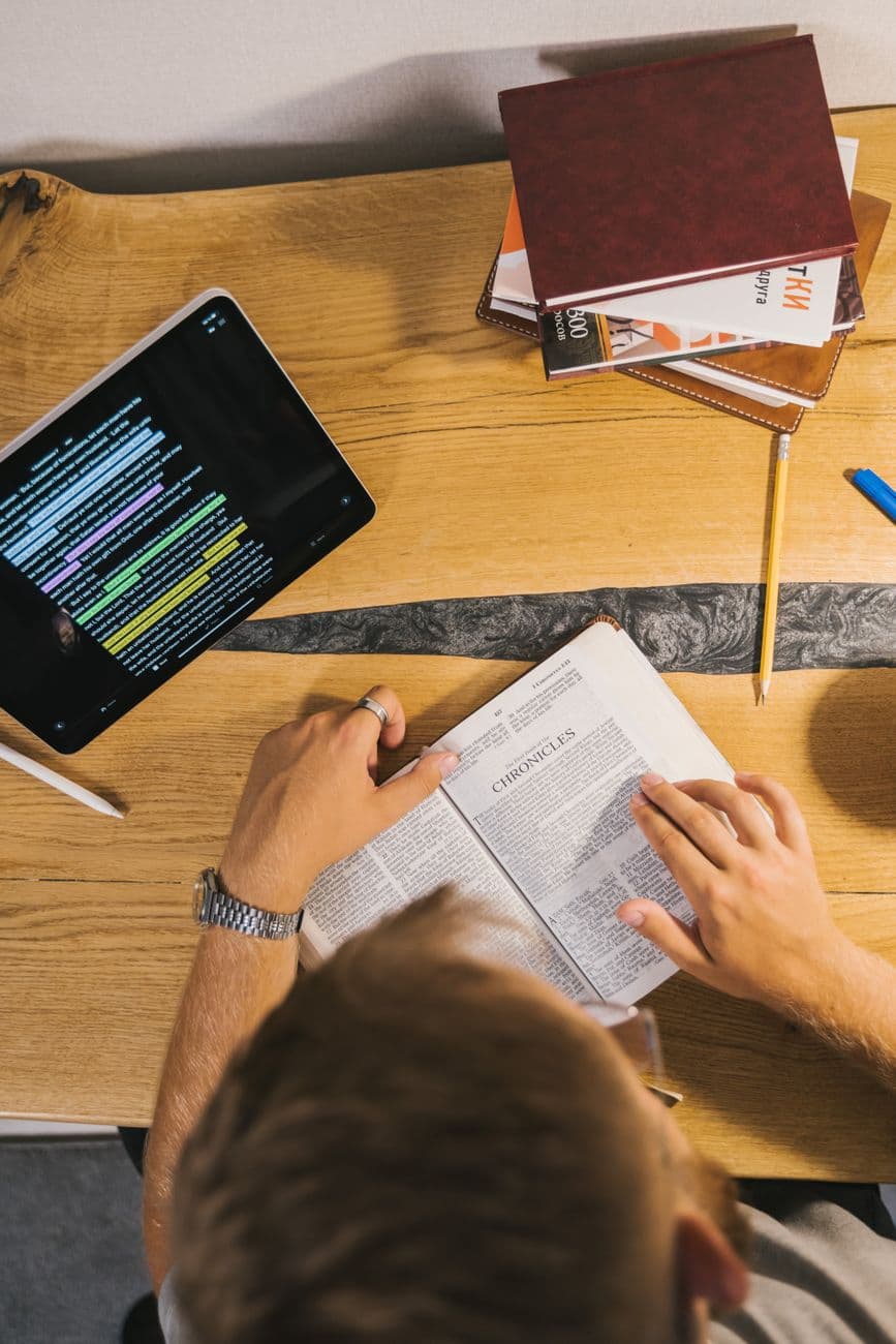 What Is Biblical Context? A Simple Guide for Everyday Bible App Users