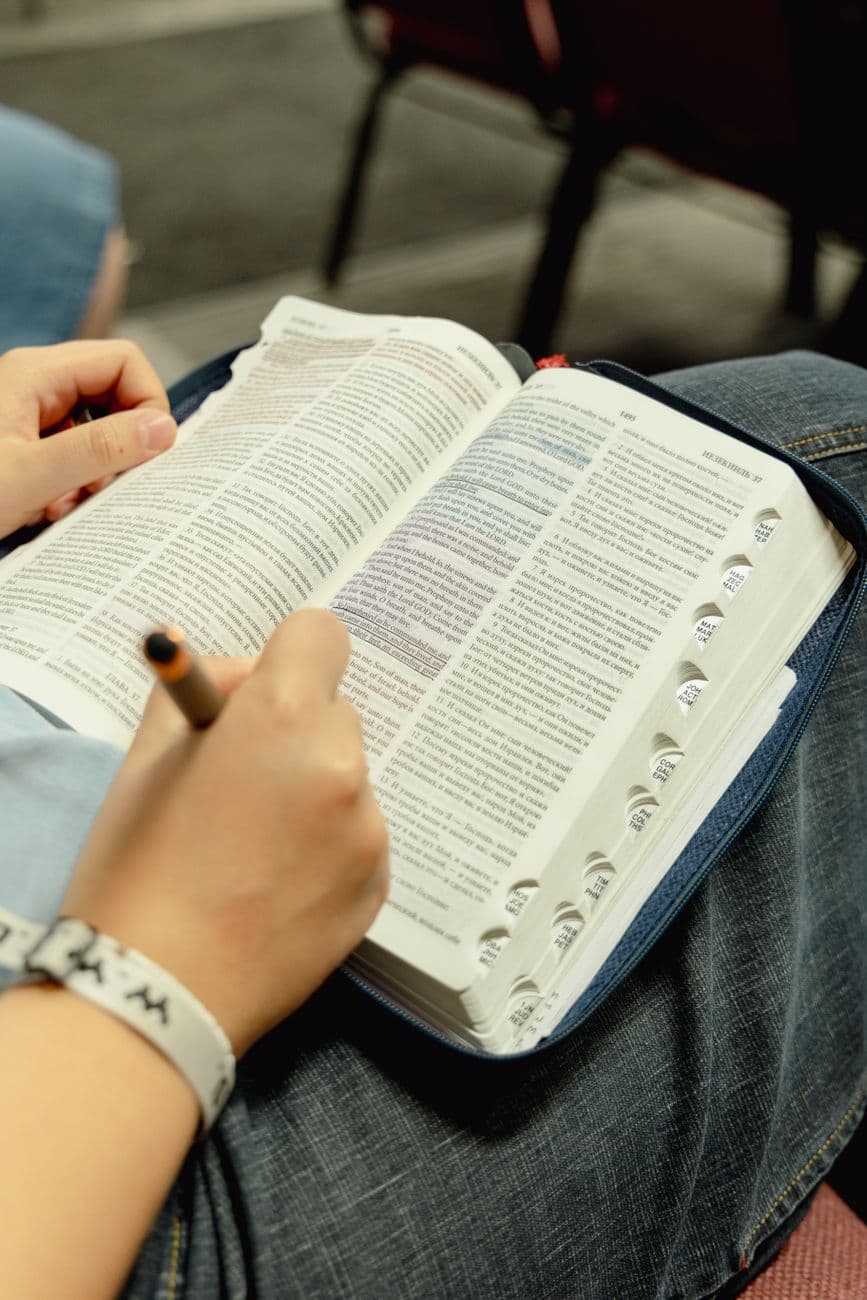 What Is Biblical Context? A Practical Guide for Better Bible Study in Your Favorite App