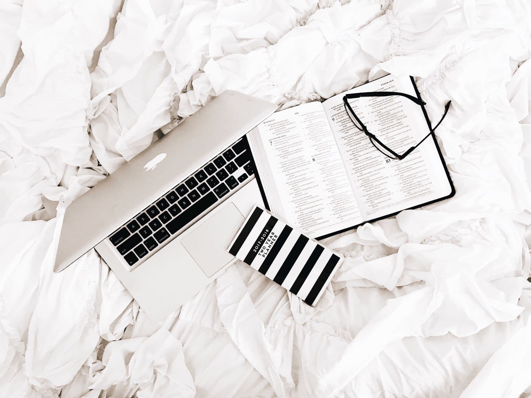 Free Bible Reading Plans Printable: What to Look For Before You Download One