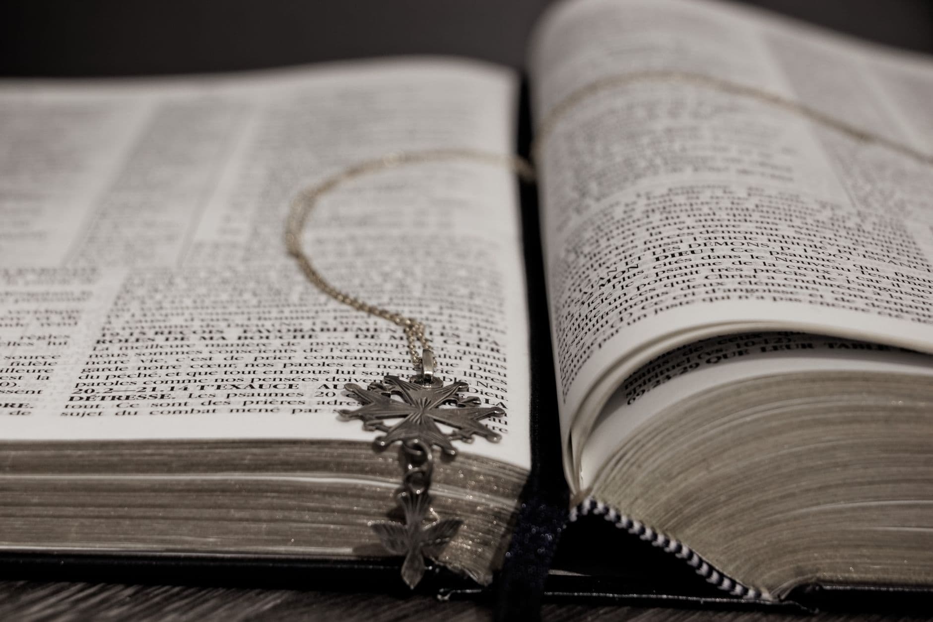 List of Cross References in the Bible: Best Ways to Find Them by Topic, Verse, and Book